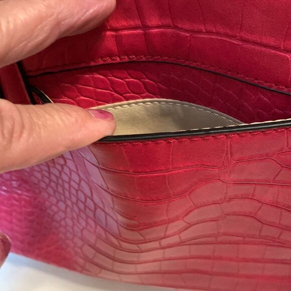 Dana Buchman pink handbag with Crossbody strap included NWOT. - Picture 4 of 12